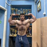 Dmitrii Vorotyntsev.Hairy bodybuilder.jpg