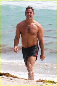 andy-cohen-shirtless-uses-tinder-04.jpg