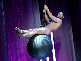 scandinavian-MånsZelmerlöw-QX-Gala-2014-1.jpg
